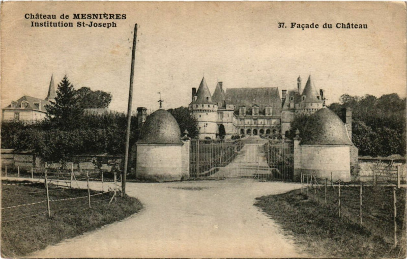 Carte postale ancienne Chateau de Mesnieres-Facade du Chateau