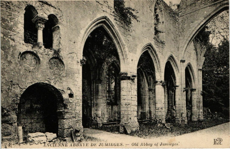 Carte postale ancienne Ancienne Abbaye de Jumieges à Jumièges