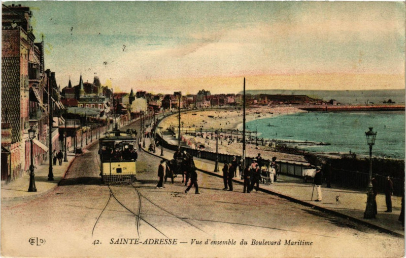 Carte postale ancienne Sainte-Adresse - Vue d'ensemble du Bd Maritime à Sainte-Adresse