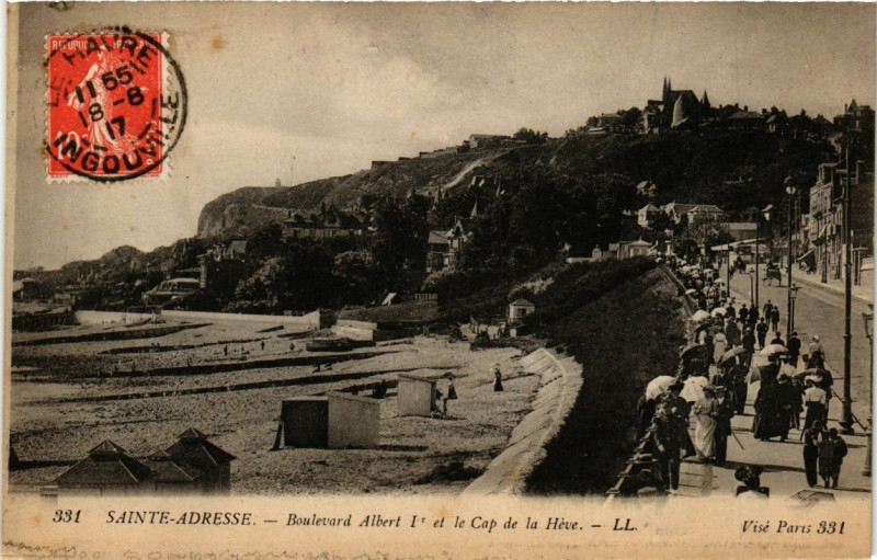 Carte postale ancienne Sainte-Adresse - Bd Albert 1er et le Cap de la Heve à Sainte-Adresse