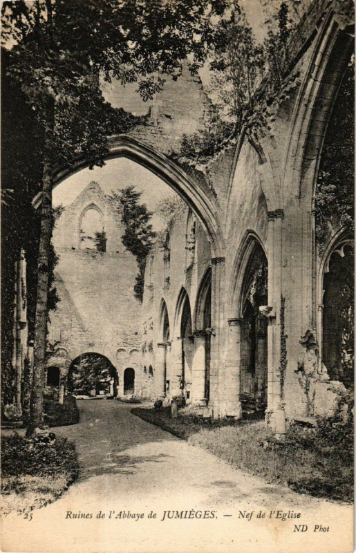 Carte postale ancienne Ruines de l'Abbaye de Jumieges - Nef de l'Eglise à Jumièges