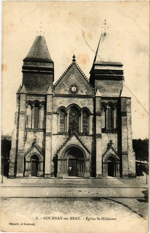 Carte postale ancienne Gournay-en-Bray - Eglise Saint-Hildevert à Gournay-en-Bray