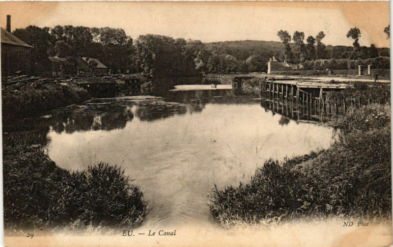 Carte postale ancienne Eu - Le Canal à Eu