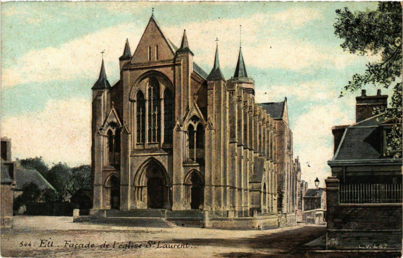 Carte postale ancienne Eu - Facade de l'Eglise Saint-Laurent à Eu