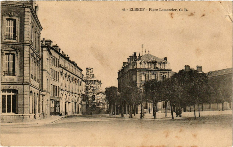 Carte postale ancienne Elbeuf - Place Lemercier à Elbeuf