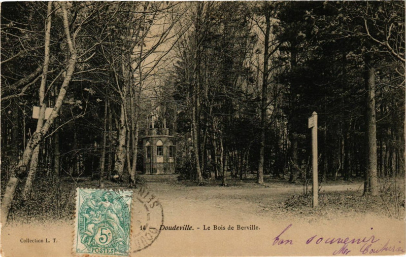 Carte postale ancienne Doudeville - Le Bois de Berville à Doudeville
