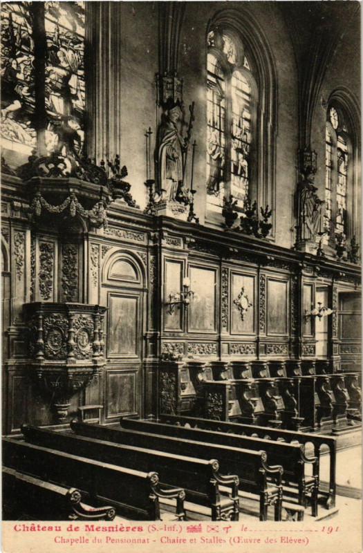 Carte postale ancienne Chateau de Mesnieres - Chapelle du Pensionnat - Chaire et Stalles