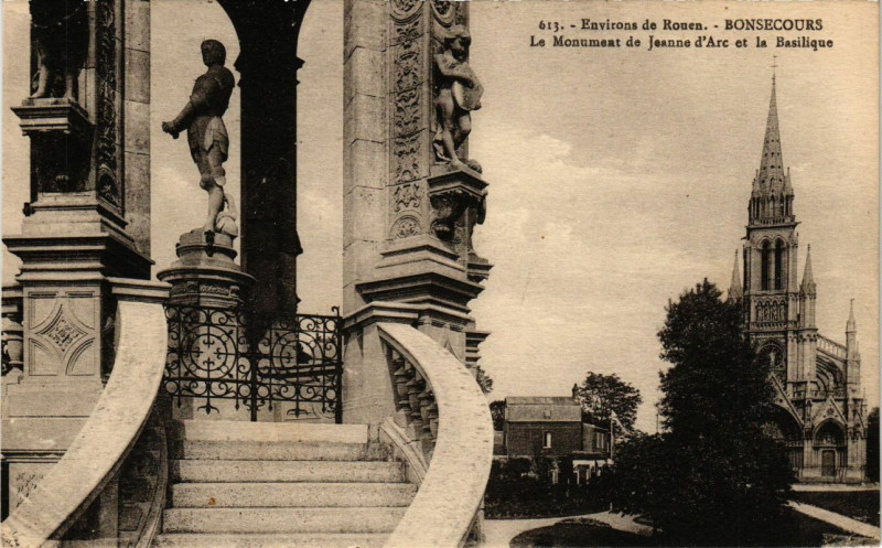 Carte postale ancienne Bon-Secours - Monument Jeanne d'Arc et la Basilique