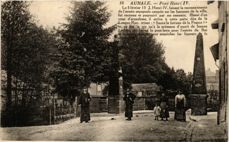Carte postale ancienne Aumale - Pont Henri Iv à Aumale