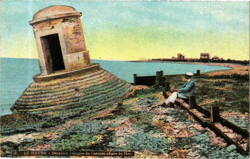 Carte postale ancienne Ed. Aqua 48 Le Havre Derniers vestiges de l'ancien Phare du Hoc au Havre