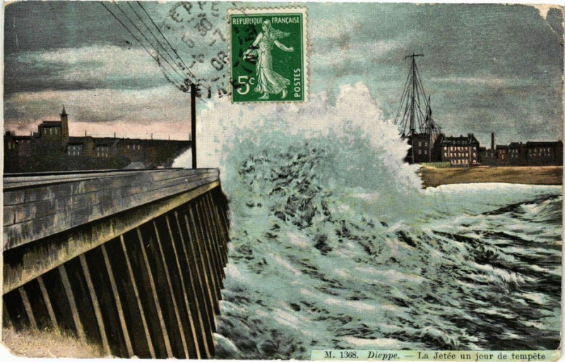 Carte postale ancienne Ed. Aqua 1368 Dieppe Le Jetée un jour de tempete à Dieppe
