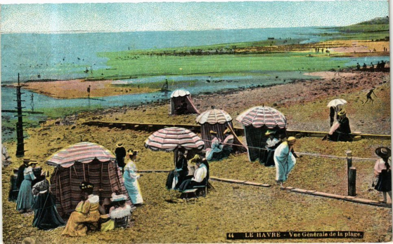 Carte postale ancienne Ed. Aqua 44 Le Havre Vue générale de la Plage au Havre