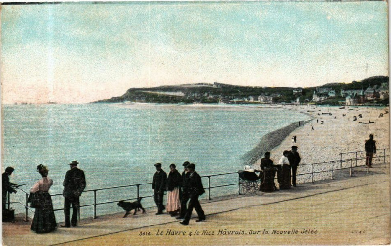 Carte postale ancienne Ed. Aqua 3616 Le Havre Le Nice-Havrais sur la Nouvelle Jetée au Havre