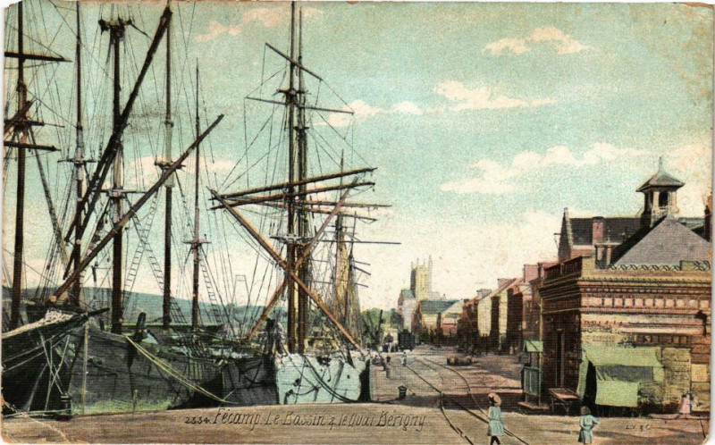 Carte postale ancienne Ed. Aqua 2334 Fecamp Le Bassin et le Quai Berigny à Fécamp