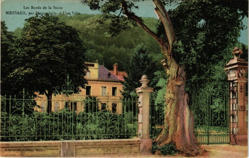 Carte postale ancienne Biessard-Une Villa
