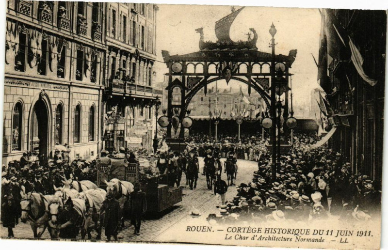 Carte postale ancienne Rouen-Le Char d'Architecture Normande à Rouen