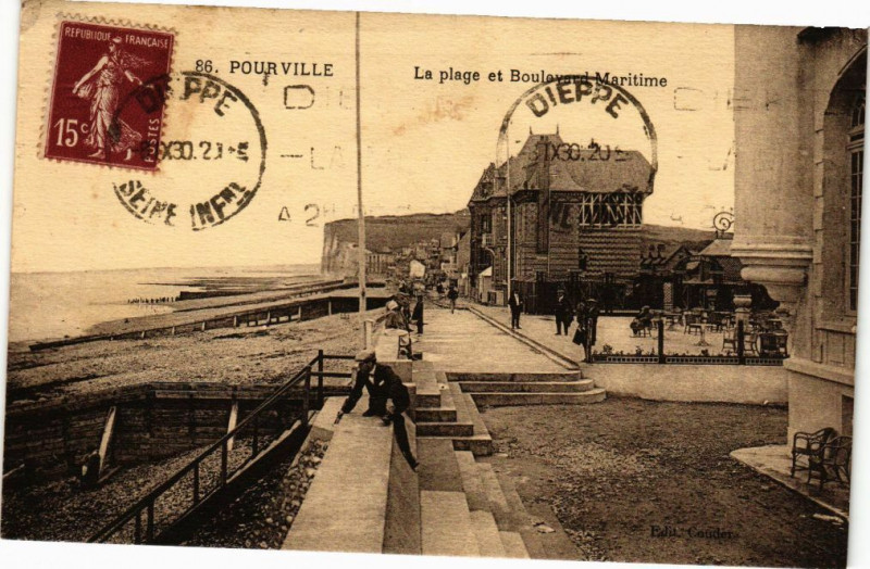 Carte postale ancienne Pourville-La plage et Boulevard Maritime