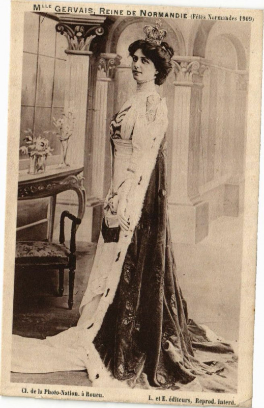 Carte postale ancienne Mlle Gervais-Reine de Normandie