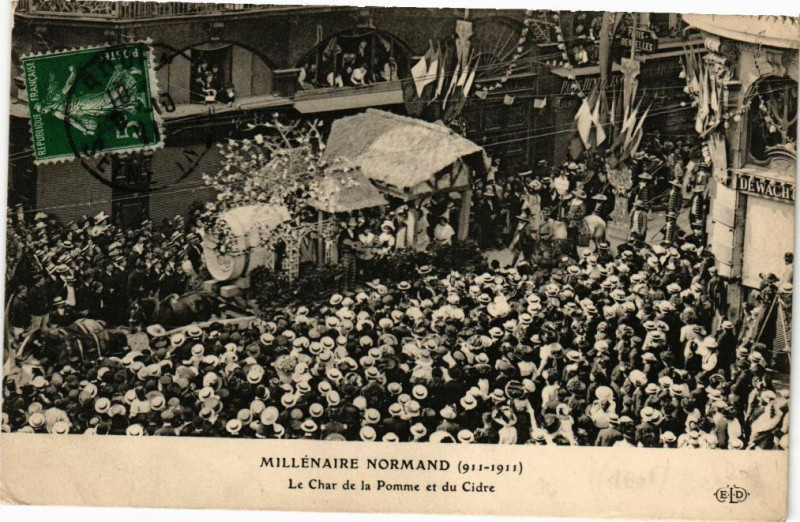 Carte postale ancienne Millenaire Normand-Le Char de la Pomme et du Cidre
