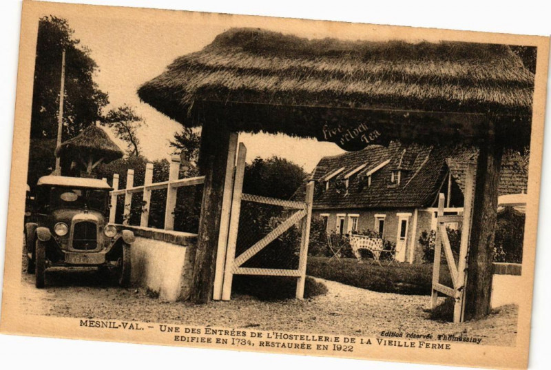 Carte postale ancienne Mesnil-Val-Une des Entrées de l'Hostellerie de la Vieille Ferme