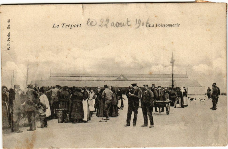 Carte postale ancienne Le Treport-La Poissonnerie au Tréport