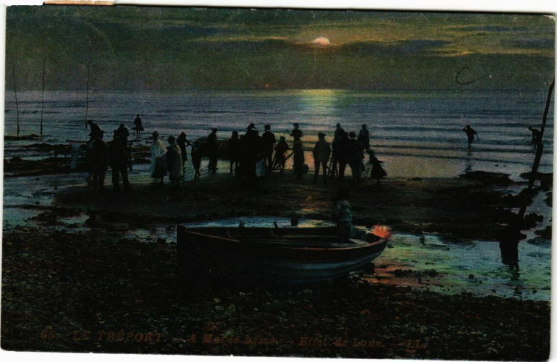 Carte postale ancienne Le Treport-A Marée basse-Effet de Lune au Tréport