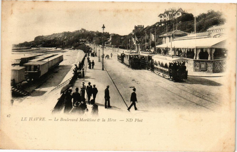 Carte postale ancienne Le Havre-Le Boulevard Maritime & la Heve au Havre