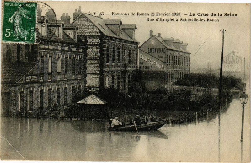 Carte postale ancienne La Crue de la Seine-Rue d'Eauplet a Sotteville les Rouen à Rouen