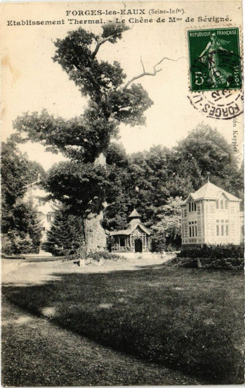 Carte postale ancienne Forges ls Eaux-Etablissement Thermal-Le Chene de Mme de Sevigne
