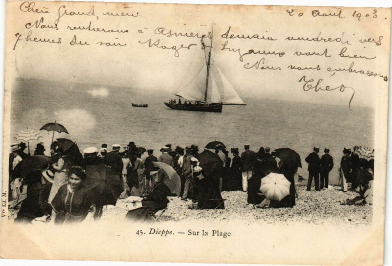 Carte postale ancienne Dieppe-Sur la Plage à Dieppe