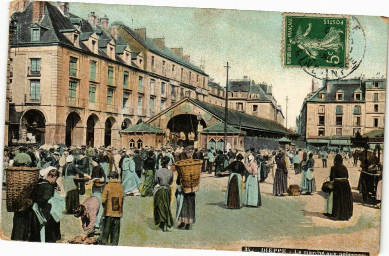 Carte postale ancienne Dieppe-Le Marché à Dieppe