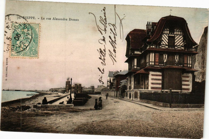 Carte postale ancienne Dieppe-La rue Alexandre Dumas à Dieppe