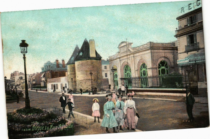 Carte postale ancienne Dieppe-La Rue Aguado à Dieppe