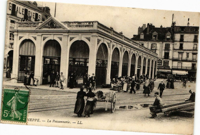 Carte postale ancienne Dieppe-La Poissonnerie à Dieppe