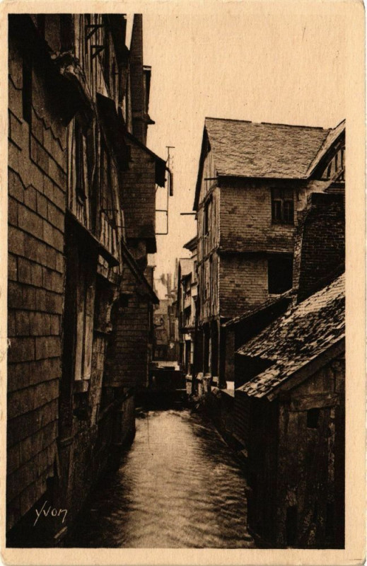 Carte postale ancienne Caudebec en Caux-Vieilles Maisons Rue de la Boucherie