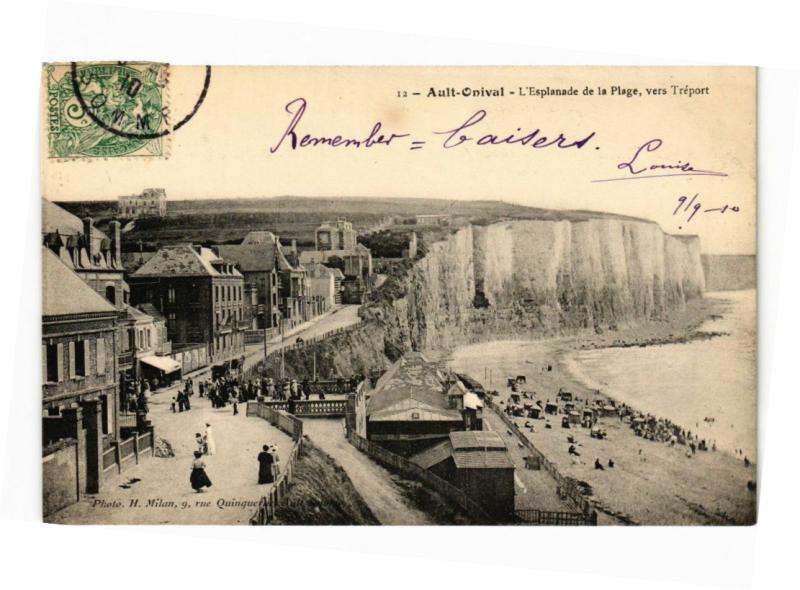 Carte postale ancienne Ault Onival-L'Esplanade de la Plage