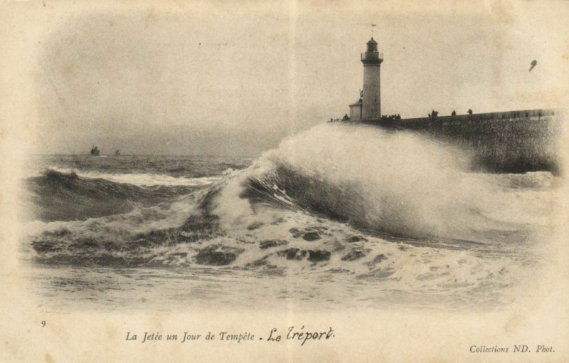 Carte postale ancienne La Jetée un Jour de Tempete - Le Treport au Tréport