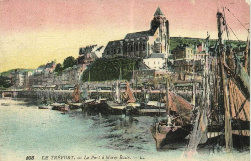 Carte postale ancienne Le Treport - La Port a Marée Basse au Tréport