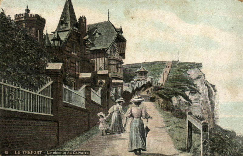 Carte postale ancienne Le Treport - Le chemin du Calvaire au Tréport