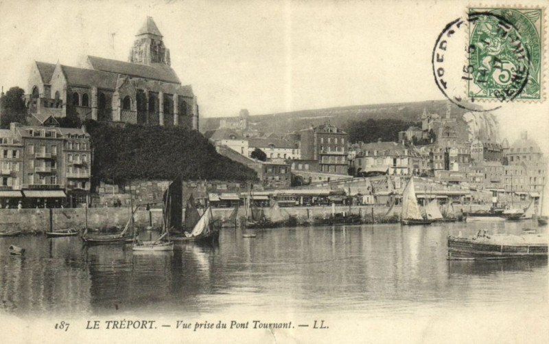 Carte postale ancienne Le Treport - Vue prise du Pont Tournant au Tréport