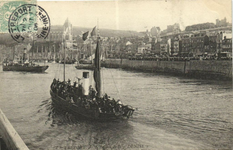 Carte postale ancienne Le Treport - L'Entrée de la Denise au Tréport