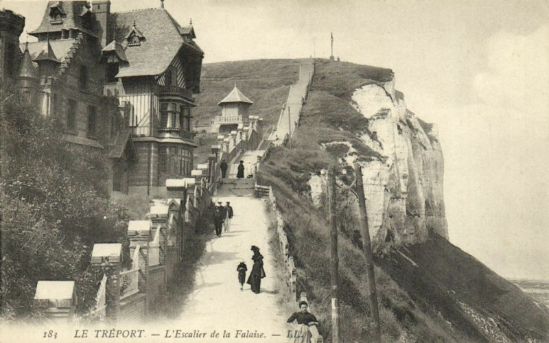 Carte postale ancienne Le Treport - L'Escalier de la Falaise au Tréport