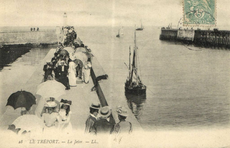 Carte postale ancienne Le Treport - La Jetée au Tréport
