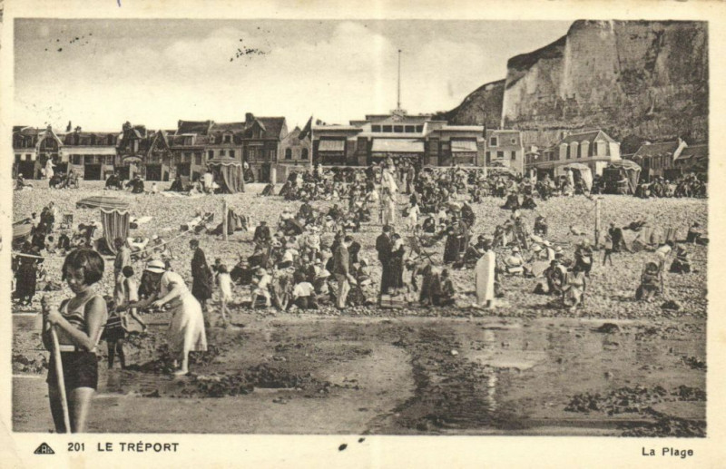 Carte postale ancienne Le Treport - La Plage au Tréport