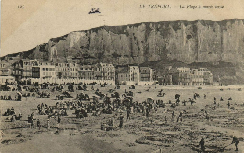 Carte postale ancienne Le Treport - La Plage a marée basse au Tréport