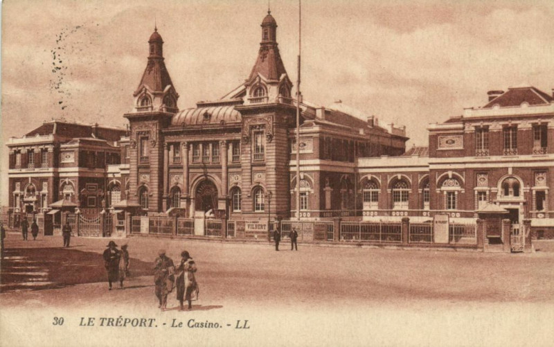 Carte postale ancienne Le Treport - Le Casino au Tréport