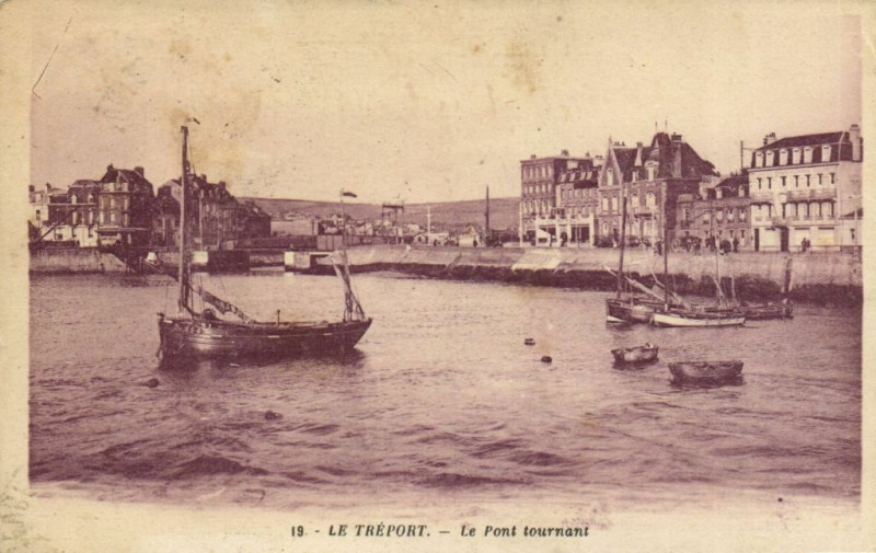 Carte postale ancienne Le Treport - Le Pont Tournant au Tréport