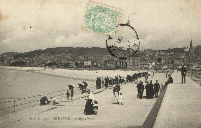 Carte postale ancienne Le Havre - La digue Nord au Havre