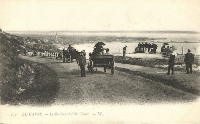 Carte postale ancienne Le Havre - Le Boulevard Felix Faure au Havre
