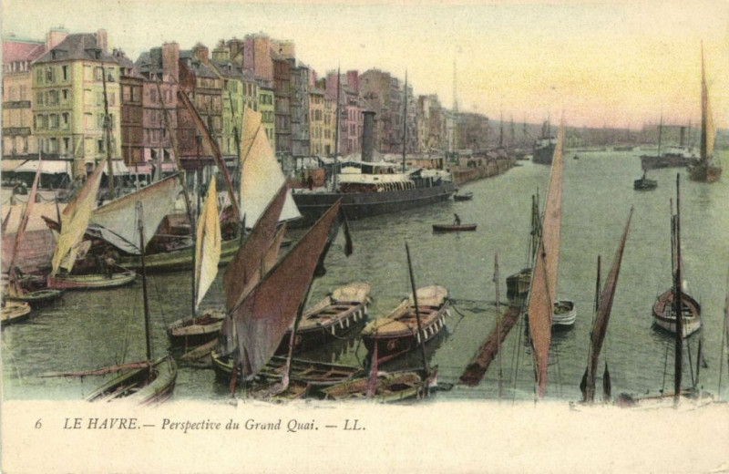 Carte postale ancienne Le Havre - Perspective du Grand Quai au Havre